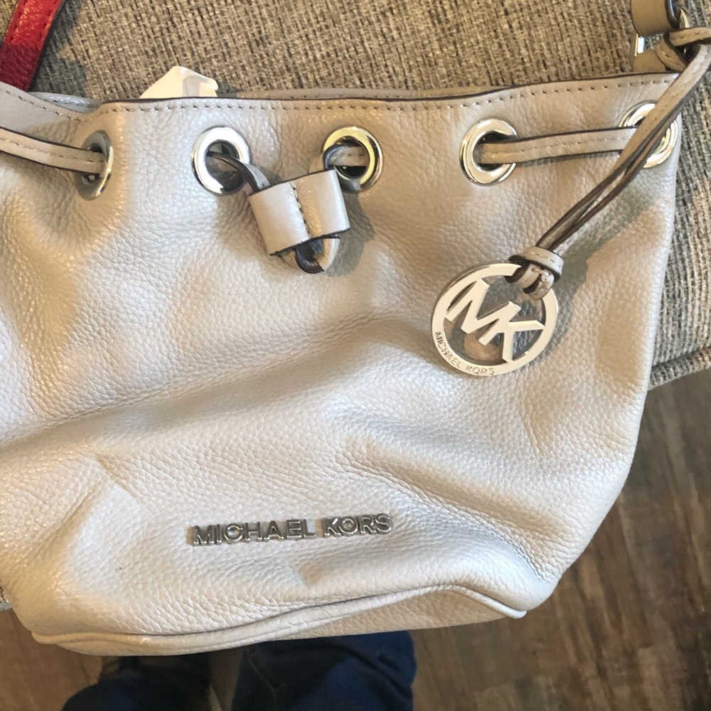 Light grey Michael Kors leather purse🔥🔥
